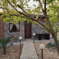 2350 متر باغ ویلای زیبا با دسترسی عالی در شهریار