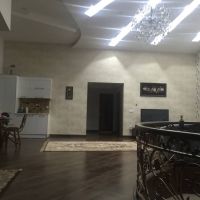 2000 متر زمین با700 متر بنا حاشیه بلوار هنرستان